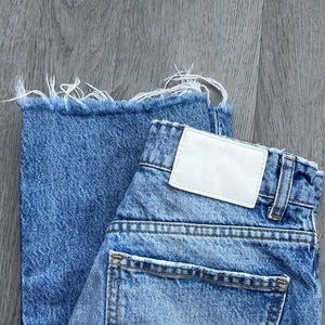 Zara Straight Leg Light Wash Jeans Size 4 Size 26